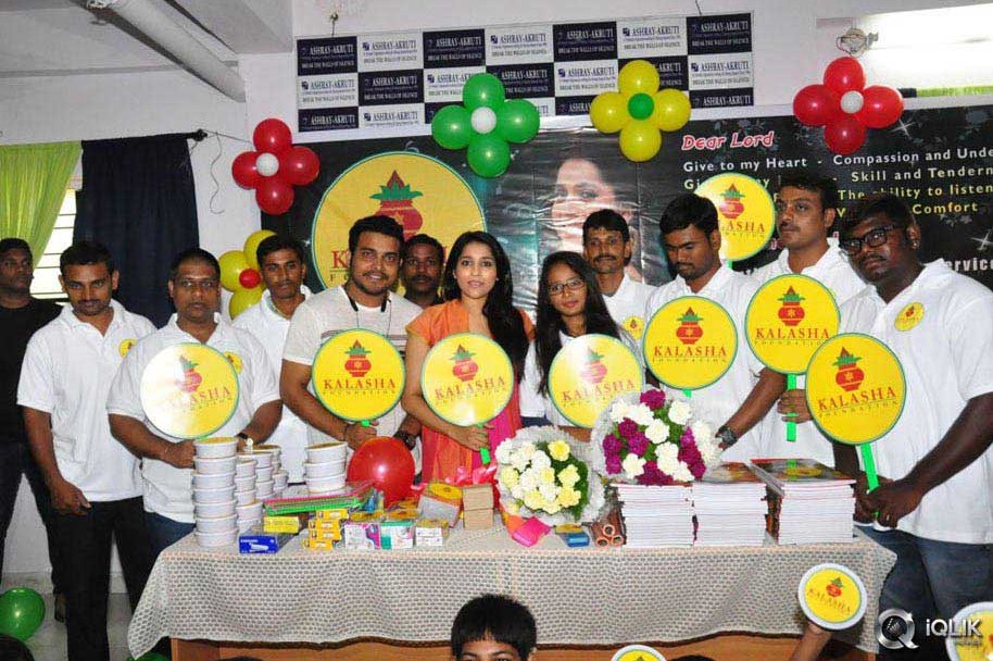 Rashmi-Goutham-And-Getup-Srinu-At-Akshara-Kalasha-Foundation